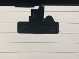 後方にもドライブレコーダーのカメラが付いています。前後両方でお車の周りを監視・記録いたします。