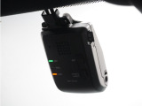 ◆ドライブレコーダー◆映像・音声などを記録する自動車用の装置です。 もしもの事故の際の記録はもちろん、旅行の際の思い出としてドライブの映像を楽しむことができます。