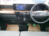 操作しやすい運転席廻り!操作パネルも使いやすい!!ドライブが楽しくなります!