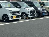フロントガラスに車両情報が投影されるヘッドアップディスプレイが付いています♪