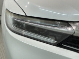 LEDヘッドライトは、点灯の瞬間から最大光量を発揮し、突然暗くなるトンネルなどでの安定感を高めます。