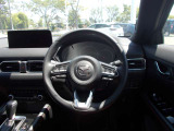 車両本体価格に点検整備費用が含まれています。当社基準および保安基準に合わせ、要交換、修理と判断された部品は当社負担にて整備させていただきます。追加整備費用はかかりませんのでご安心ください。