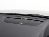 【harman/kardon】世界のオーディオファン垂涎のプレミアムサウンドシステムを搭載。原音に近い音場空間を忠実に再現。乗る人すべてに最良の音響体験を提供します。