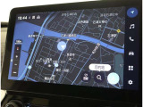 純正ナビを装備。タッチパネル式で使いやすく、お出かけもラクラクです。