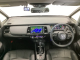 【前方視界】開放的な前方視界!運転がしやすく疲れにくいです♪窓が大きく、見通しがとっても良いおクルマですよ♪