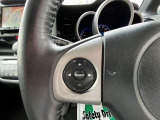 ステアリング左側にはオーディオコントロールスイッチがございます。
