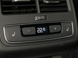 ●フロントシートヒーティング:運転席・助手席共に三段階で調節が可能なシートヒーターを装備しております。季節を問わず快適にご使用いただけます。
