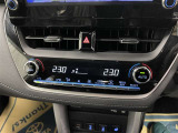 オートエアコン♪お好みの温度に設定するだけで車内を快適空間にしてくれますよ♪