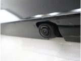 バックカメラが付いているので後方確認が非常にしやすいです。今や運転初心者も熟練者も必須装備!ついていて損はないですね♪