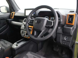 運転席廻りです。