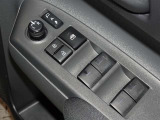 電動格納式ドアミラー・パワーウインドウを装備しています。