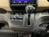 オートマチックシフトレバーは、手になじみ操作しやすい形状で安全運転にもつながります♪