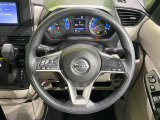 【ステアリングスイッチ】運転中、前方から目線をそらすことなく、オーディオ等の操作が可能な便利機能!安心&快適なドライブを演出してくれます♪