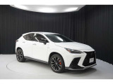 LEDヘッドランプにはアダプティブハイビームシステム「AHS」を採用。光検出カメラで車両検出をし、先行車や対向車に直接ハイビームを当てないように部分遮光します。