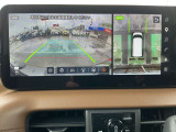 ナビのモニターに映るバックモニターで後方の距離も確認できて慣れない場所でもラクラク駐車できちゃいます◎
