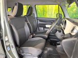 運転席シート廻りは使用感も少なく、良好な状態となっています。前オーナー様が丁寧に使っていたことがよくわかりますね。