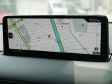 マツダコネクトの10.25インチワイドセンターディスプレイです。『Android Auto』『Apple CarPlay』や独自のコネクテッドサービスに対応したインターフェイスシステムです。