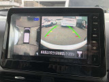 ◆アラウンドビューモニター◆ひと目で周囲の状況がわかるため、スムースに駐車できます。さらに、人や自転車など周囲に動くものがいる場合に表示とブザーで注意を促します。
