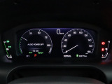 運転時の視界周辺の見やすい位置にメーターをレイアウト。視線の流れを断ち切らない、ストレスフリーで美しい運転動作を可能にします。またマルチインフォメーションディスプレイで、様々な情報が確認できます。