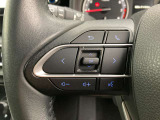 運転中、オーディオの操作をしてて、ハッとしたことはありませんか?ステアリングスイッチは、運転中でもハンドルでオーディオの操作が可能です。安全なドライブをサポートします。