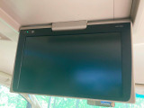 【フリップダウンモニター】大画面モニターで後席でもエンタメをお楽しみいただけます。小さなお子様にも大人気の装備です♪