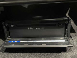 DVDデッキ装備。