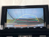 バックガイドモニターで、後方を確認しながら安心して駐車することができます。運転初心者も熟練者も必須の機能ですよ!