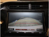 バックモニター付き。駐車の際のサポートとなり、必須アイテムのひとつですよね。それでも、バックする際は必ずご自身の目で確認をしてください。