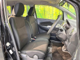 運転席シート廻りは使用感も少なく、良好な状態となっています。前オーナー様が丁寧に使っていたことがよくわかりますね。