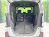 普段のお買い物や通勤、送迎等に十分な荷室スペースを確保しております。セカンドシートを倒すと、大きな荷物の積載も可能です♪