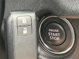 【 スマートキー・プッシュスタート 】鍵を挿さずにポケットに入れたまま鍵の開閉、エンジンの始動まで行えます。