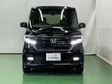 LEDヘッドライトを装備しています。LEDヘッドライトはとても明るく、雨の日や夜間走行も安全・安心です。オートライトコントロール付きで周囲の明るさに応じて自動で点灯・消灯します