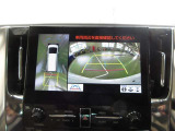 車両を上から見たような映像をナビ画面に表示するパノラミックビューモニター。