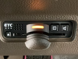 【ETC車載器】もはや必須アイテムのETCを搭載!高速道路のご利用時にとても便利!わずらわしい料金所での現金支払いが不要となりスムーズに通過できます♪