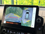 【パノラミックビューモニター】専用のカメラにより、上から見下ろしたような視点で360度クルマの周囲を確認することができます☆死角部分も確認しやすく、狭い場所での切り返しや駐車もスムーズに行えます。