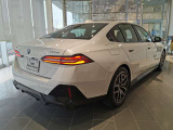 BMWプレミアムセレクション前橋では、高年式低走行モデルからMモデル、年式が経ちなかなかディーラーでは見かけないモデルまで幅広いラインナップで認定中古車を取り扱っております。品質に自信があります。