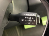 【レーダークルーズコントロール】高速道路での長距離走行が楽に!!自動で速度を保つクルーズコントロールが、衝突軽減システムと連携し、前方の車両を感知して車間を保つように速度調節してくれます!!
