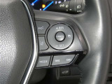【レーダークルーズコントロール】(全車速追従機能付)付きです。車速に応じて追従支援してくれるので、ロングドライブも快適です。詳細は販売店スタッフまでおたずねください。