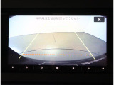 後方確認に便利なバックカメラ装備!!バックカメラにはガイド線を表示することも可能で、狭い駐車場や後方が確認しづらい場所に駐車するときや、車を切り返す時に便利な装備です!!