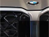 【キドニーグリル】BMWは約90年もの間、ほぼ全ての車両にひと目でBMWだと分かるこの特徴的なフロントグリルが備えられ、デザイン・アイコンとして親しまれてきました。