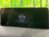 【メーカー純正ナビ】インテリアに溶け込むスタイリッシュな「専用設計」メーカーナビを装備♪視認性や操作性など基本性能にも優れ、より上質なカーライフをお楽しみいただけます。