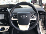 ハンドルは、車を運転する上で、ずっと握っている重要なパーツです。 手にフィットする物が、いいですよね♪