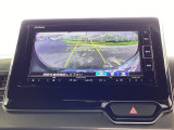 バックモニター付きで、車庫入れやバック時の後方確認をしっかりサポート。モニターに映し出される映像で死角も確認しやすく、狭い場所での駐車や後退時の操作をより安心して行えます。