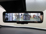 スマートルームミラー付きで後部座席に乗車してても後方がしっかり見れます