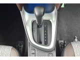 ハイブリッドカーですが運転操作は普通の車と変わりませんのでご安心ください。操作方法はスタッフが説明いたしますのでお気軽にご質問ください