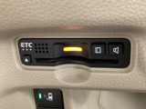 ETCが付いてます。ETC搭載車しか通過できないスマートICが利用できるようになりますよ!現在スマートICの設置箇所も増えてきているので、高速道路利用の幅が広がりますね☆