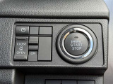プッシュスタートエンジンです。運転席から左スライドドアの開閉可能です。