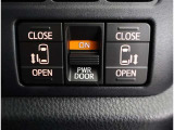 両側電動スライドドア付き。運転席で扉の開閉ができます。