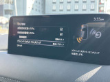 リアバンパー内側に設置したレーダーで隣車線上の側方および後方から接近する車両を検知すると、検知した側のドアミラーの鏡面に備えたインジゲーターの点灯で通知。さらにウィンカーを操作すると警告音で警告。