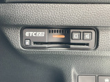 運転席右下にETCがついています。